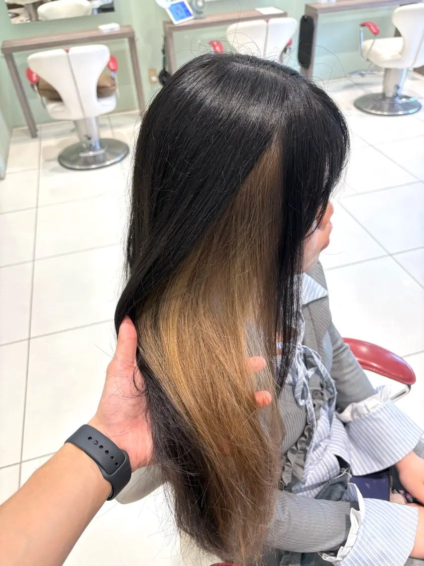 ロング カラー ベージュカラー 黒髪 インナーカラー カット ヘアカラー トリートメント 駒野 晃のヘアスタイル