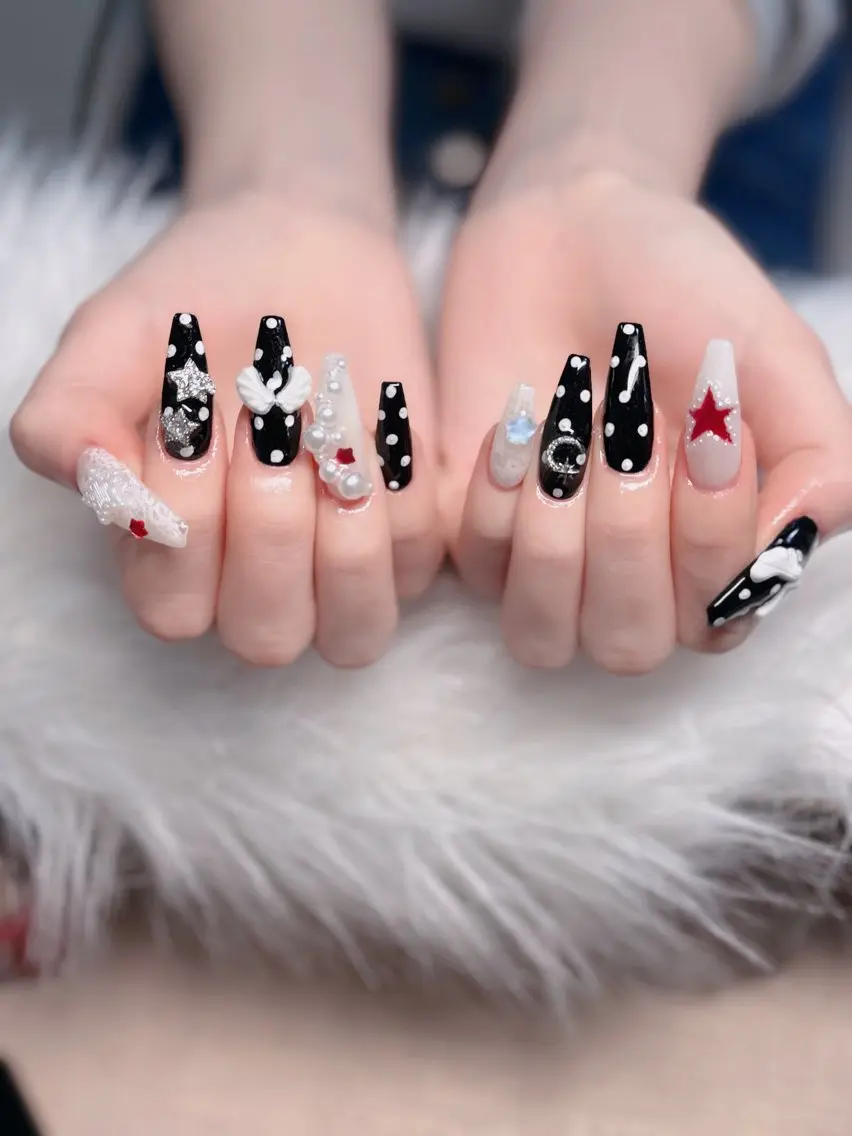 ネイル オーロラネイル フレンチネイル ジェルネイル ハロウィン キラキラネイル H.baby Nail Salonのネイルデザイン