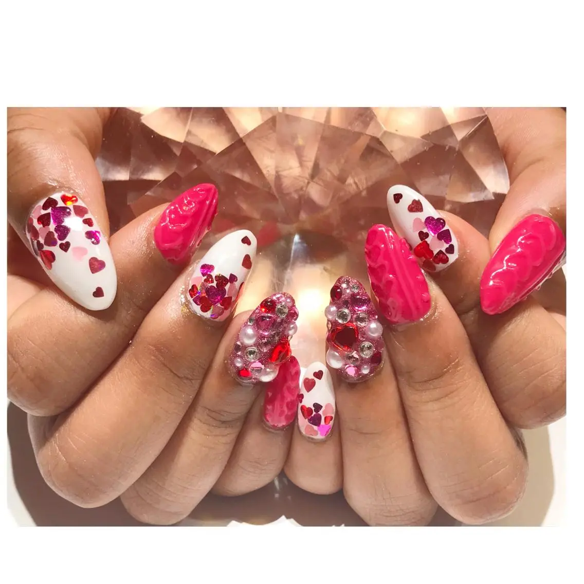 ネイル ジェルネイル ハート YUN 💅のネイルデザイン