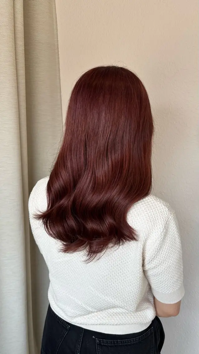 ミディアム カラー ブリーチ カット ヘアカラー トリートメント 廣田 真依のヘアスタイル