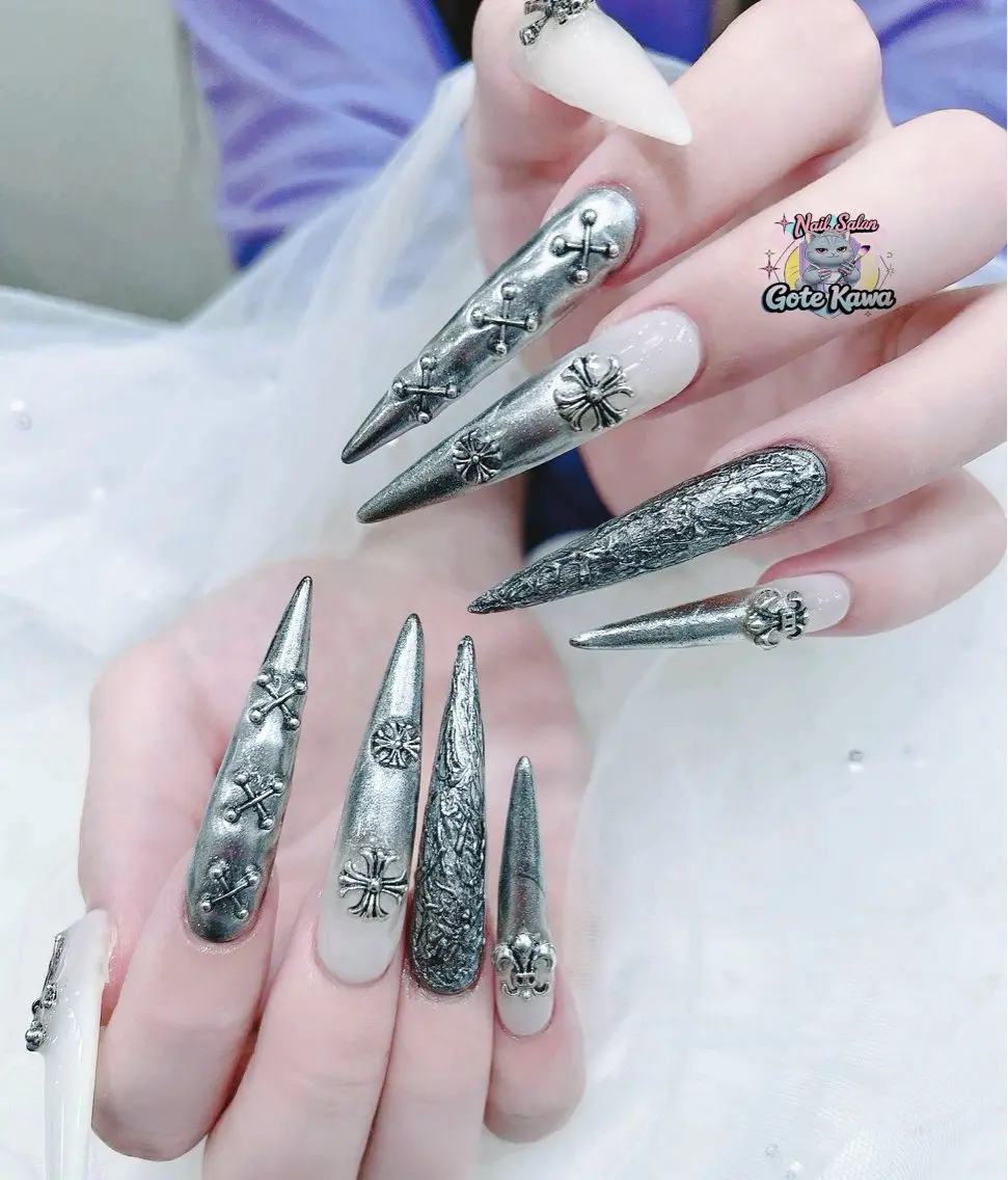 ネイル アートネイル キラキラネイル スカルプネイル ハンドネイル ハンドケア Gote Kawa nail salonのネイルデザイン