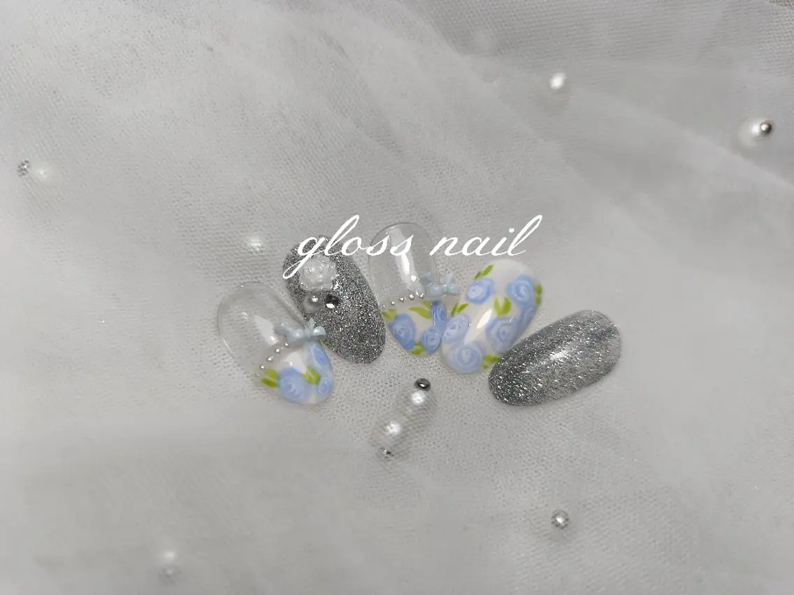ネイル アヤカ☘️Gloss nailのネイルデザイン