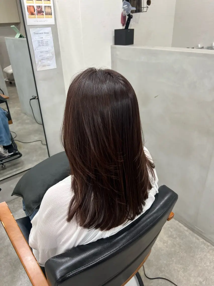 セミロング 伸ばしかけ レイヤーカット 中山 琴葉のヘアスタイル