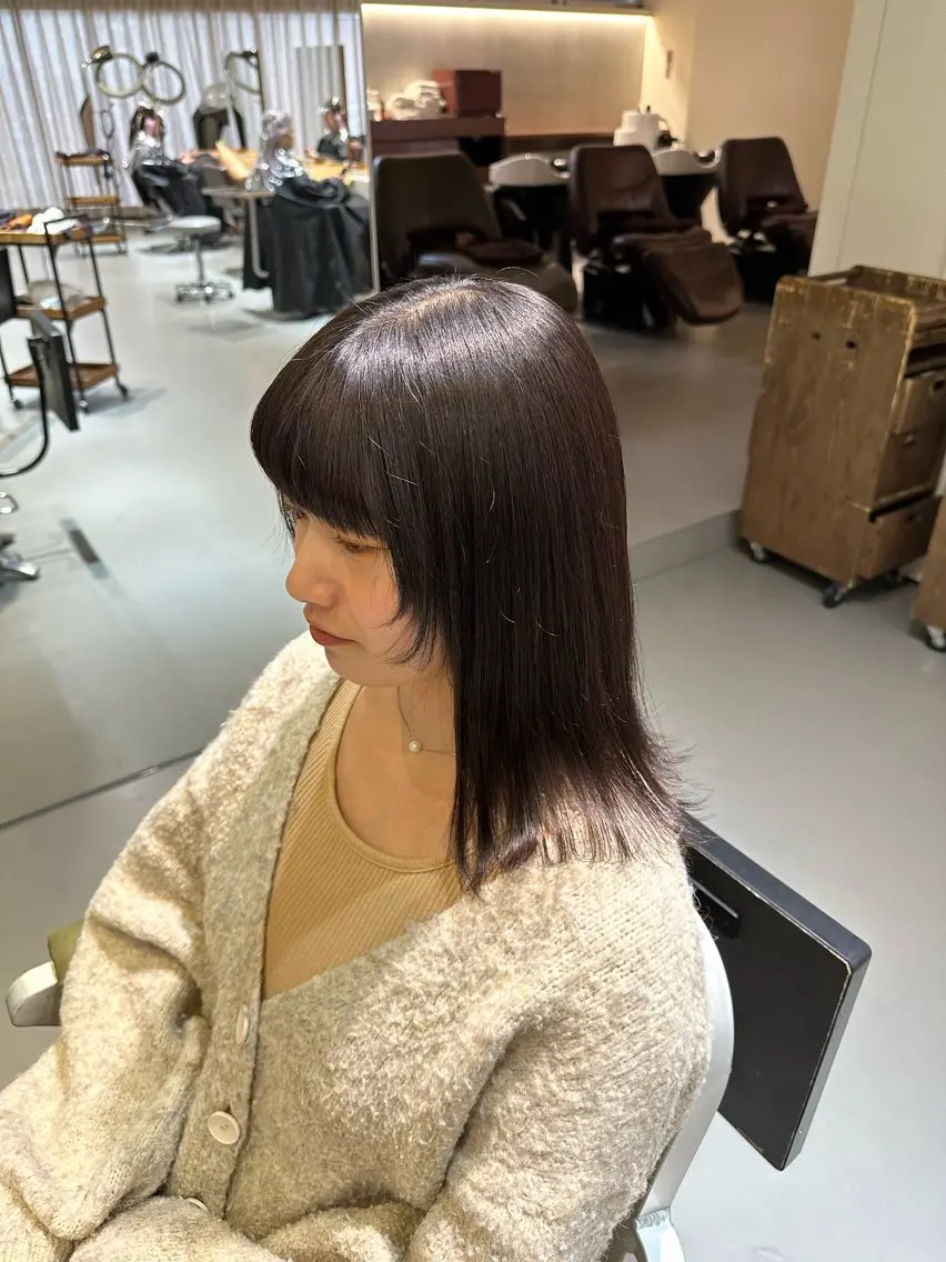 ミディアム カラー ブラウンカラー パープルカラー 顔まわりレイヤー レイヤーカット こがねざわみさき 🦭透明感カラーのヘアスタイル