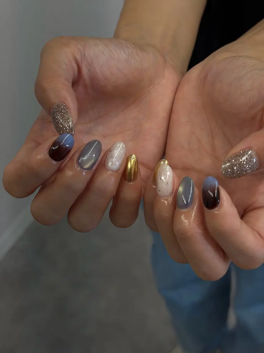 ネイル ブルー ドット ジェルネイル マグネットネイル ミラーネイル ハンドネイル ハンドケア Bana_ Nailのネイルデザイン