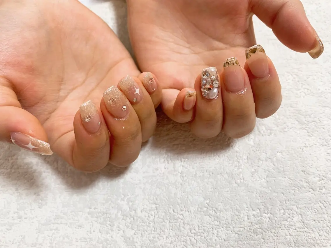 ネイル フレンチネイル ジェルネイル ガラスフレンチ キラキラネイル 韓国ネイル kiki nail たまプラーザのネイルデザイン