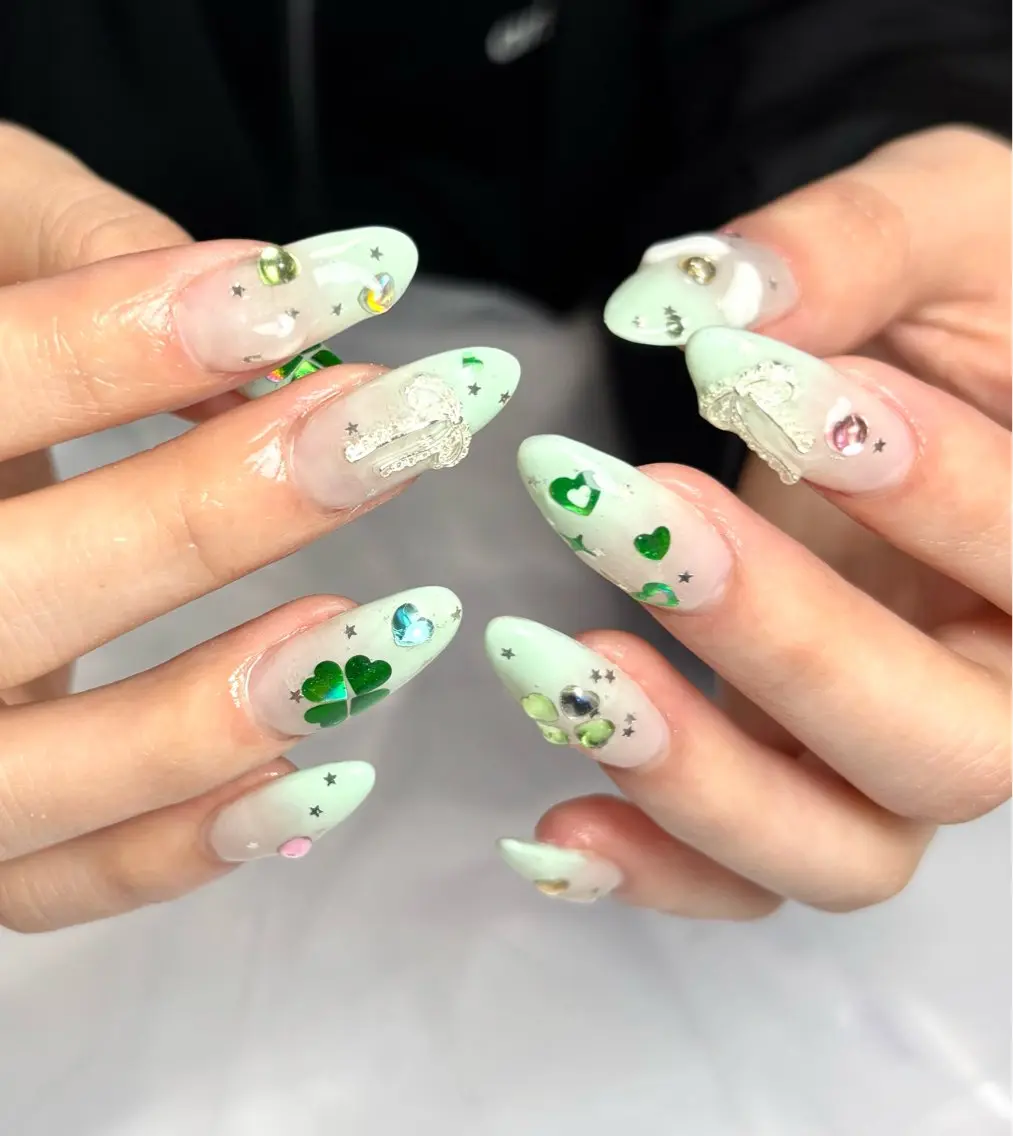 ネイル グリーン ハンドネイル Sai Yuinaのネイルデザイン