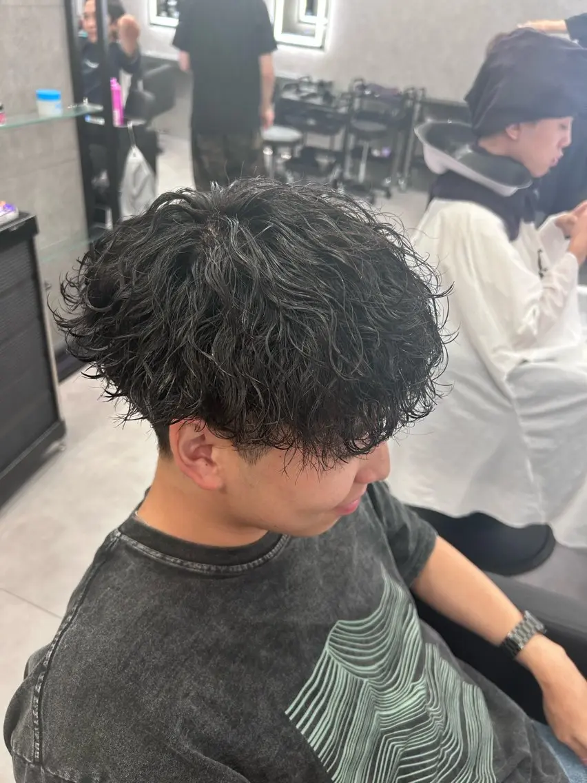 ショート カラー パーマ メンズ 波巻きパーマ カット メンズ特化 👑YUTAのヘアスタイル
