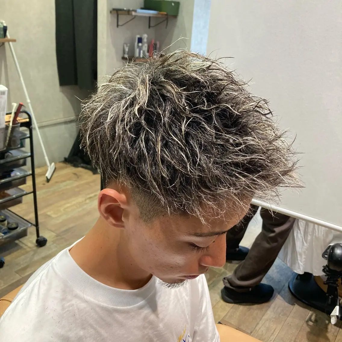 カラー パーマ メンズ メンズハイライト ハイライトカラー カット ヘアカラー パーマ カラー職人 🍎IKUMI🍎のヘアスタイル