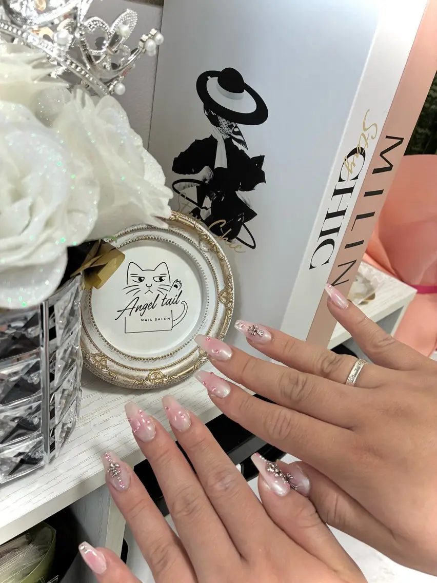 ネイル ハンドネイル Angel tailのネイルデザイン