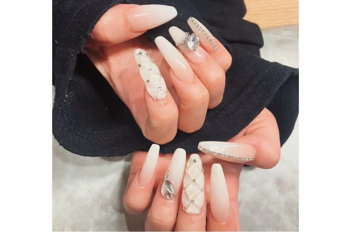 ネイル ハンドネイル 長谷川 奈緒美のネイルデザイン