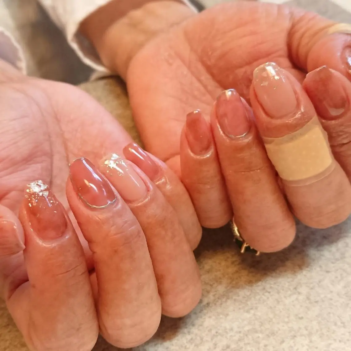 ネイル ニュアンスネイル ジェヌインネイル 河内のネイルデザイン