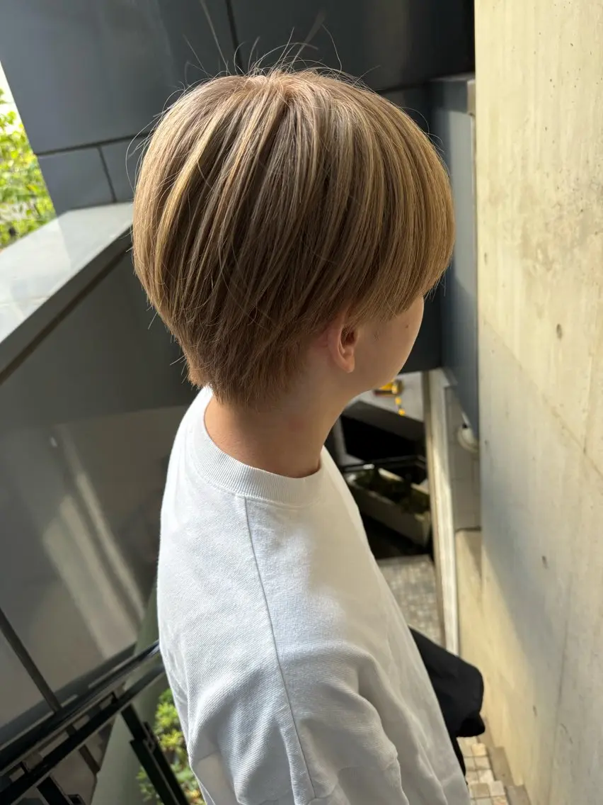 ショート 藤井 麗桜のヘアスタイル