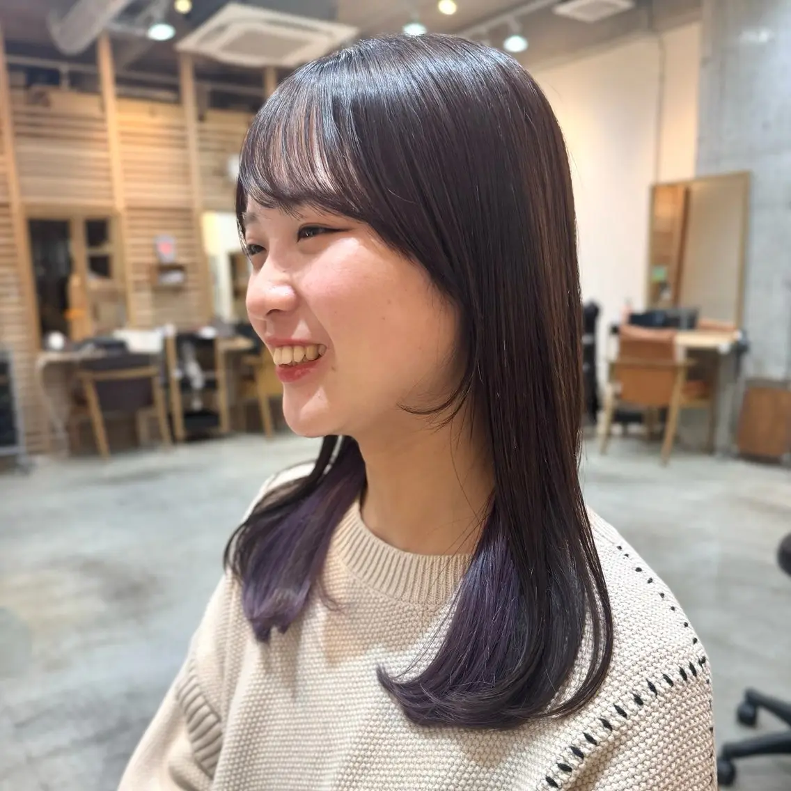 ミディアム カラー パープルカラー 顔周りカット ヘアカラー 透明感カラー/レイ ヤー/Nana🌈のヘアスタイル