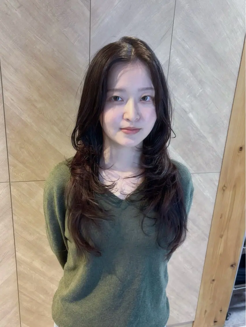 ロング ハッシュカット ハイレイヤー レイヤーカット カット 岡本樹一 🍁のヘアスタイル