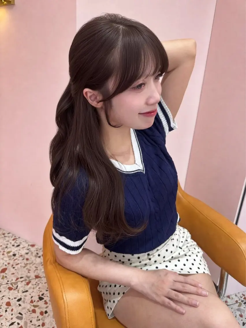ロング ロングレイヤー アッシュ アッシュグレー アッシュグレージュ くびれヘア カット ヘアカラー トリートメント 顔周り/透明感カラー REINA𓍯のヘアスタイル