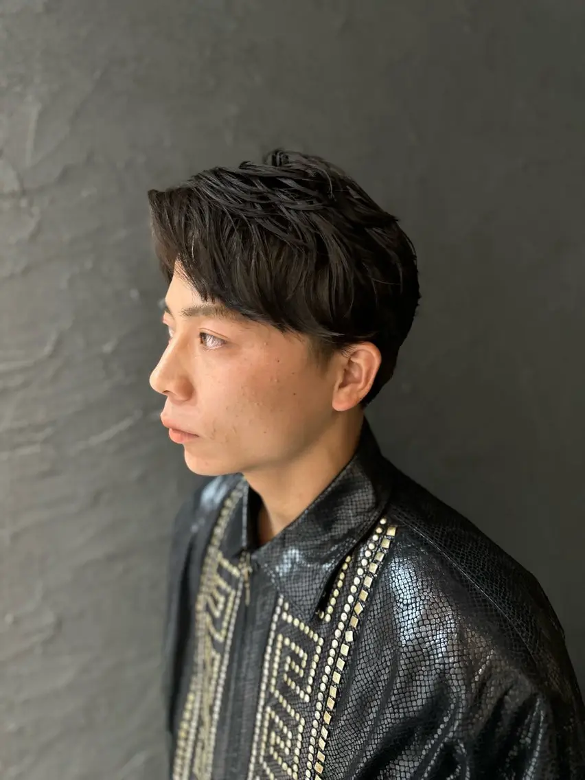 ショート パーマ メンズ ダウンパーマ フェードカット メンズ韓国風 マッシュ メンズパーマ パーマ 中嶋 紘夢のヘアスタイル