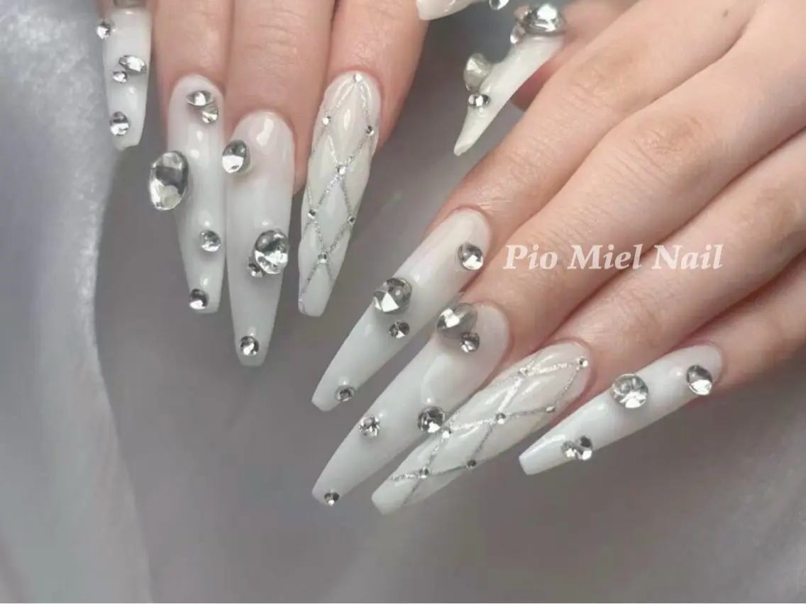 ネイル ハンドネイル ハンドケア Pio Mielのネイルデザイン