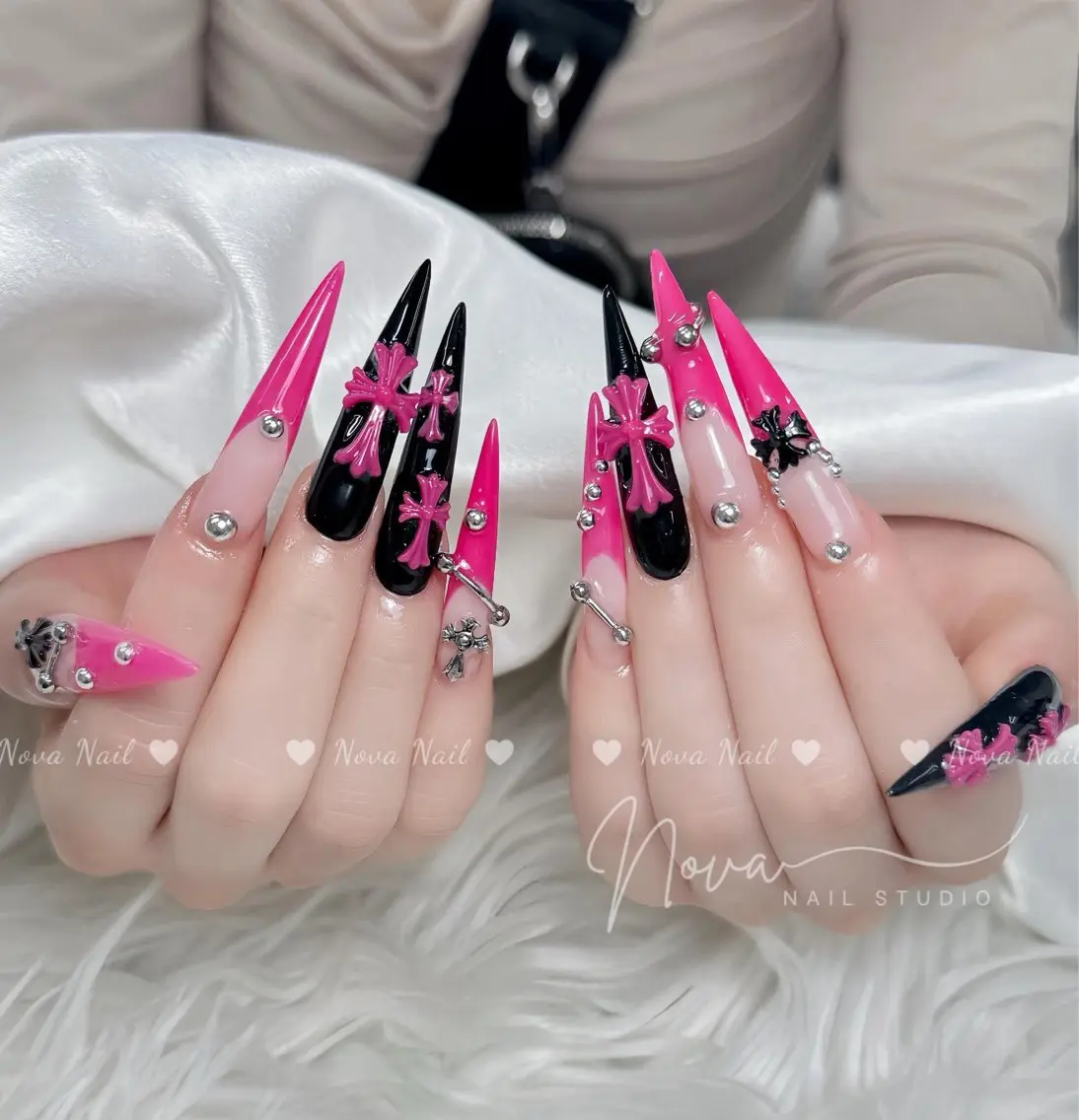 ネイル アートネイル フレンチネイル ジェルネイル 韓国ネイル ミラーネイル ハンドネイル ハンドケア Kitty Nail Novaのネイルデザイン
