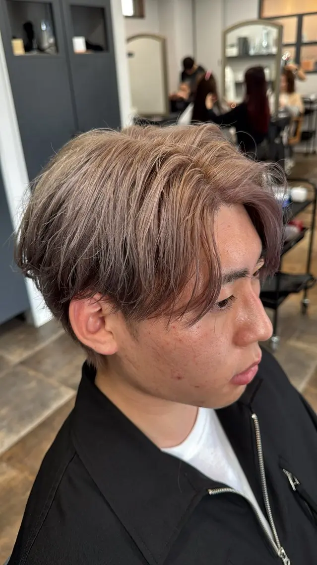 カラー 佐々木 凌代のヘアスタイル