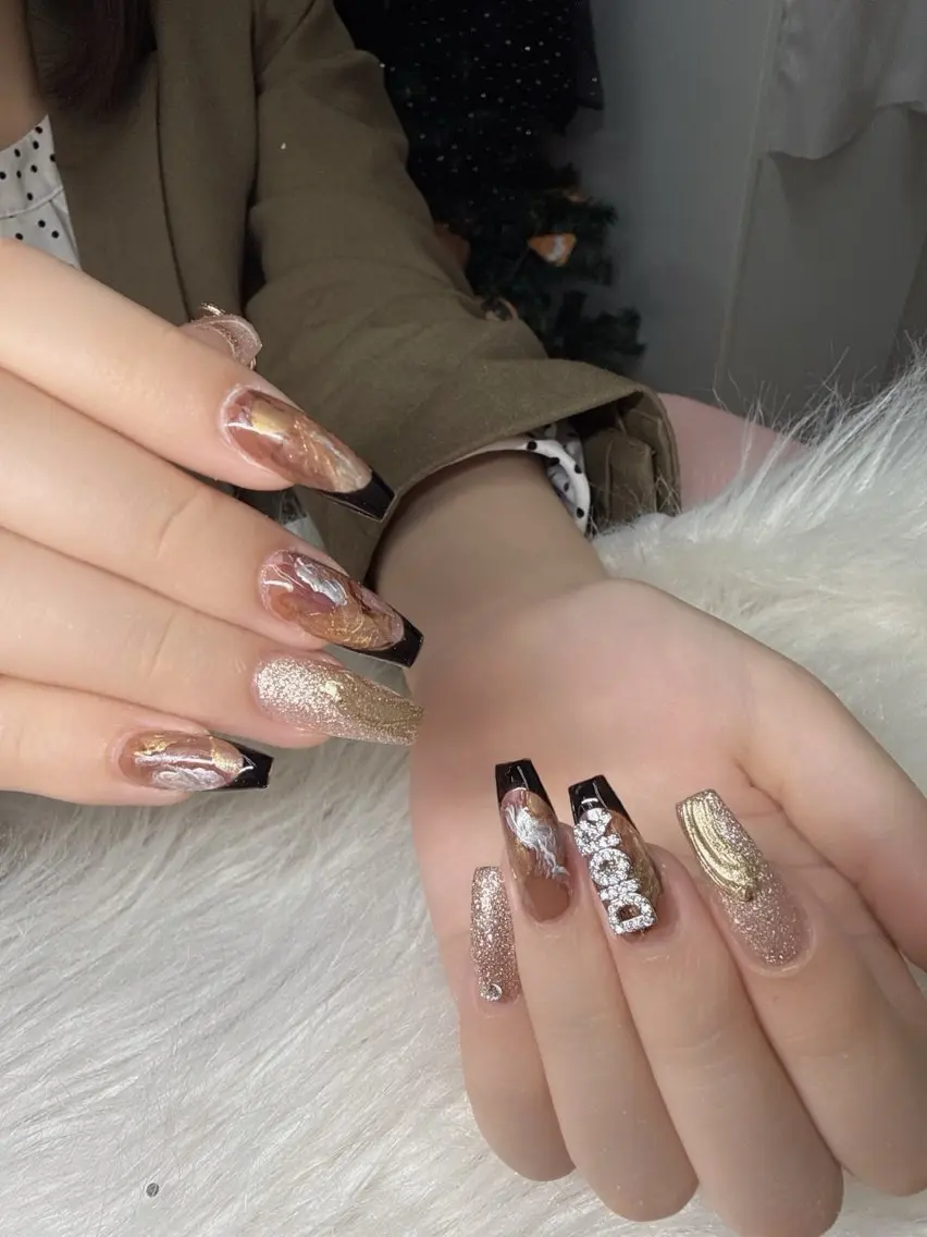 ネイル オーロラネイル クリアネイル フラッシュネイル フレンチネイル ジェルネイル ハンドネイル Sakura Nail Salonのネイルデザイン