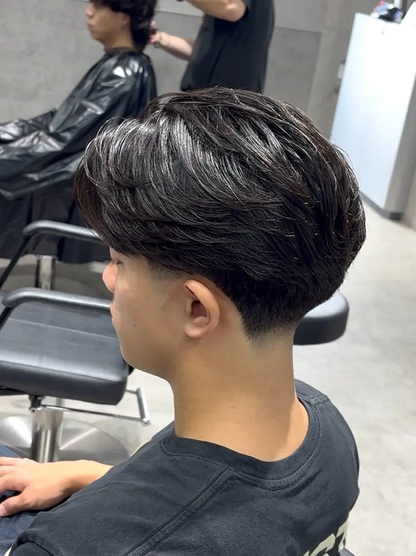 ショート カラー パーマ メンズ カット 【シャドウパーマ センターパート】義心のヘアスタイル