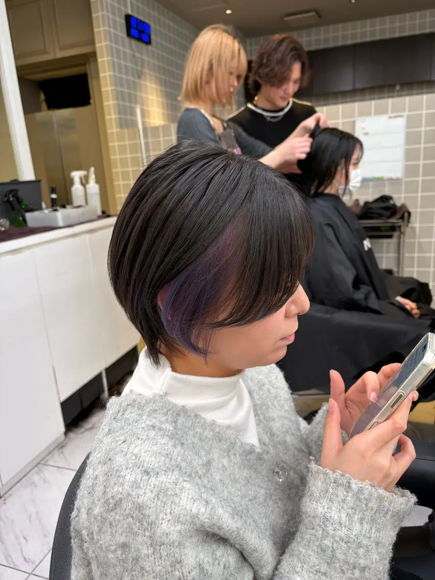 ショート 寒色/ベージュヘア ブリーチありMiOのヘアスタイル