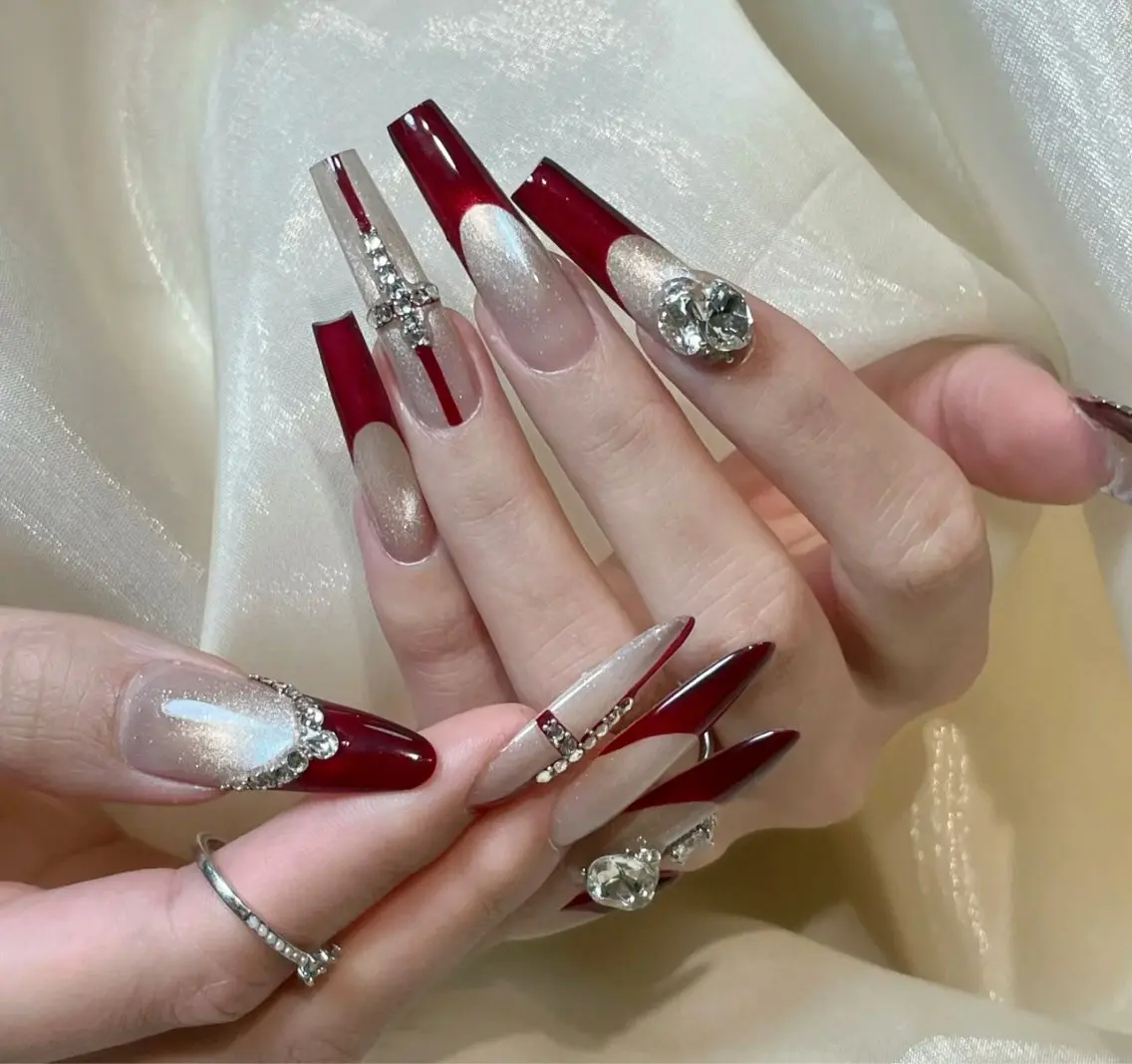 ネイル フレンチネイル グラデーション キラキラネイル 韓国ネイル マグネットネイル ハンドネイル 🎀🎀YooLi Nail Salonのネイルデザイン