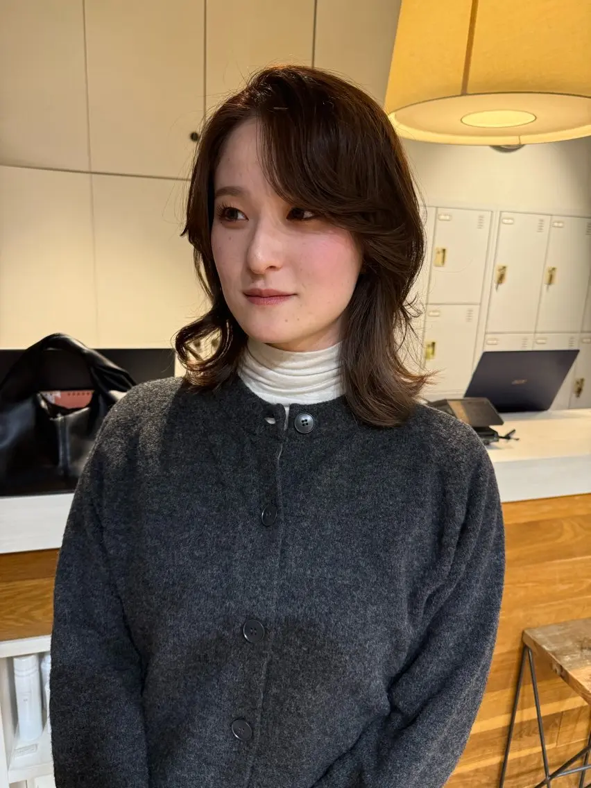 セミロング レイヤーカット カット ヘアカラー トリートメント 松本 夏海のヘアスタイル