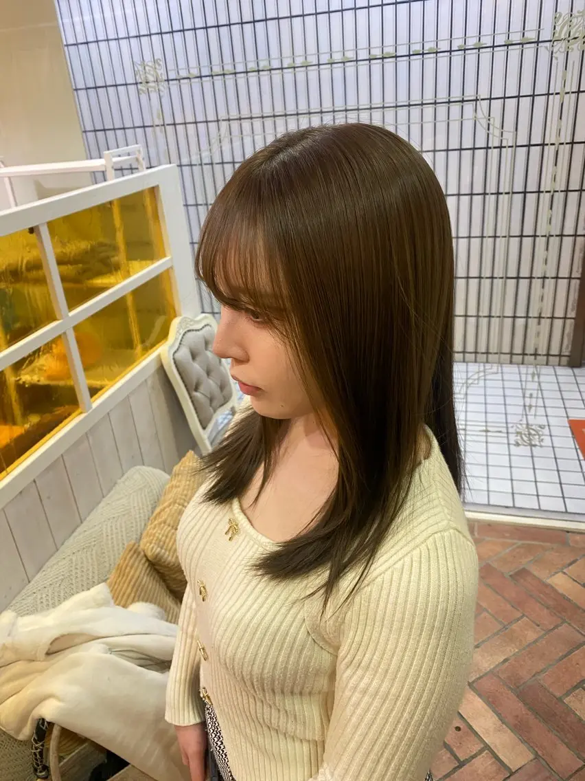 セミロング カラー ブリーチ ブリーチなしカラー オリーブカラー ヘアカラー トリートメント エクステ 🍀ブリーチ/艶カラ ー🍀 コイケのヘアスタイル