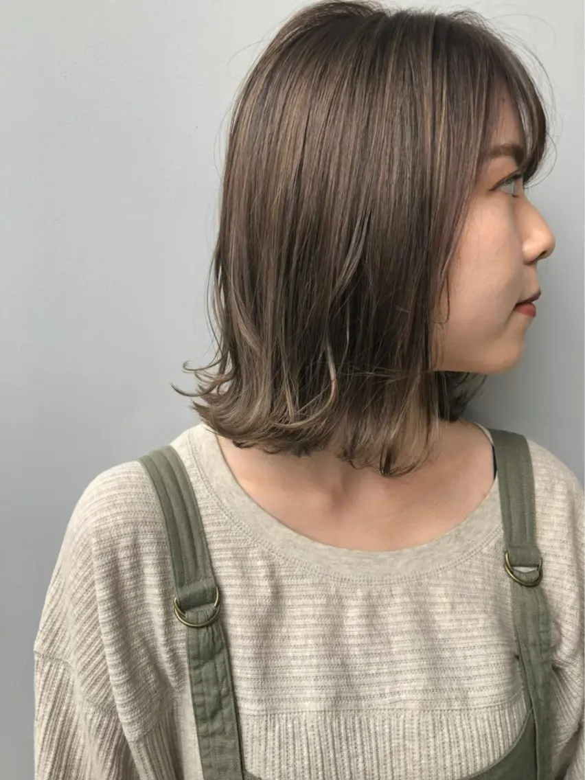 ミディアム カラー SHOEI／艶カラー /レイヤーカットのヘアスタイル