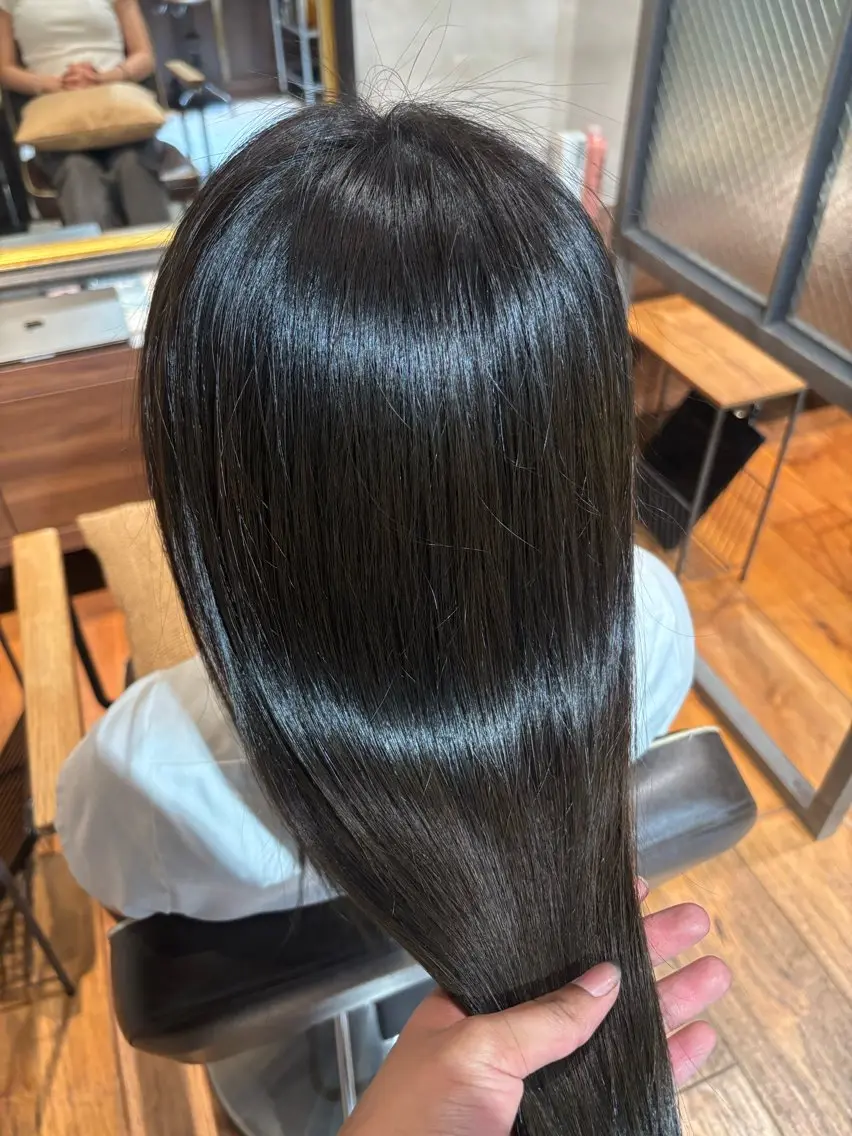 ロング ヘアカラー グレージュカラー/ 透明感カラー🗽のヘアスタイル