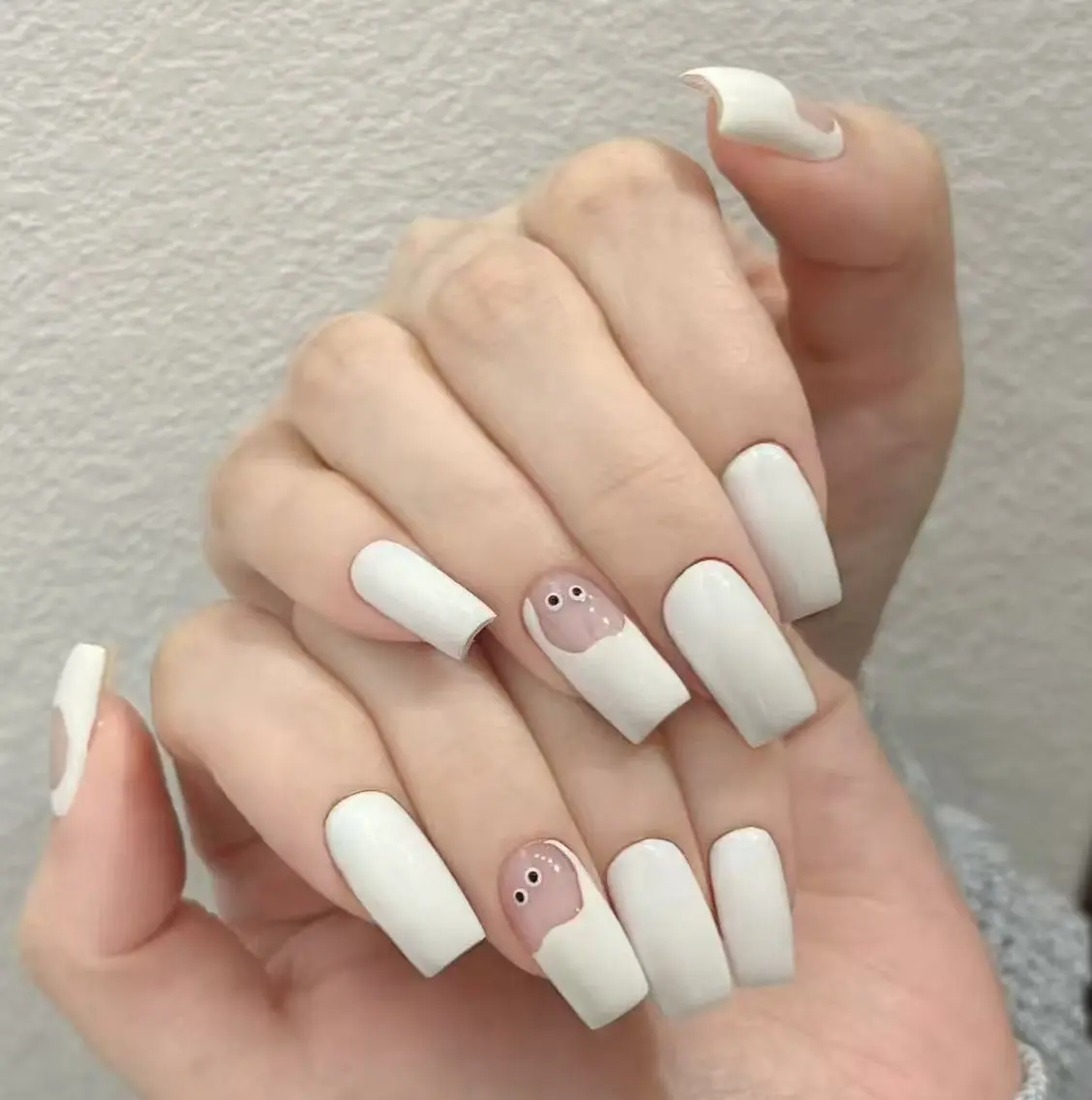ネイル オーロラネイル フラワーネイル フットネイル フレンチネイル ジェルネイル ハンドネイル ハンドケア BabyYouMi nailのネイルデザイン