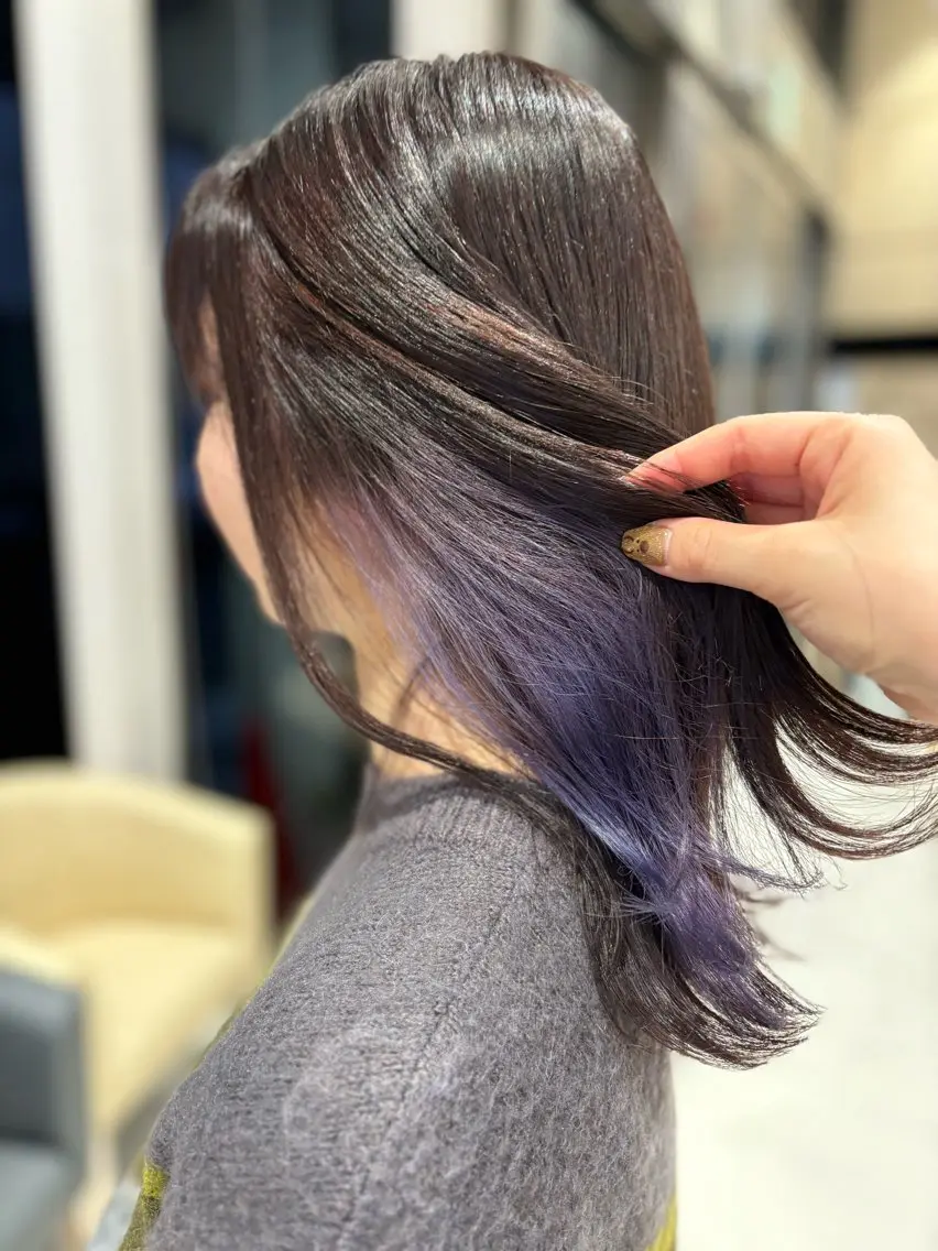 セミロング ヘアカラー 🩰 艶髪美髪 shiori🫧のヘアスタイル