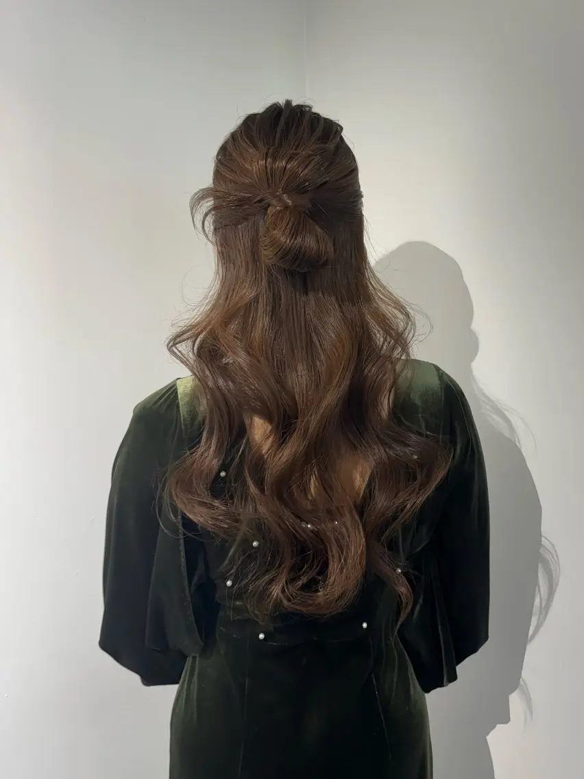 ロング カラー ヘアアレンジ ヘアセット mina 🌷のヘアスタイル