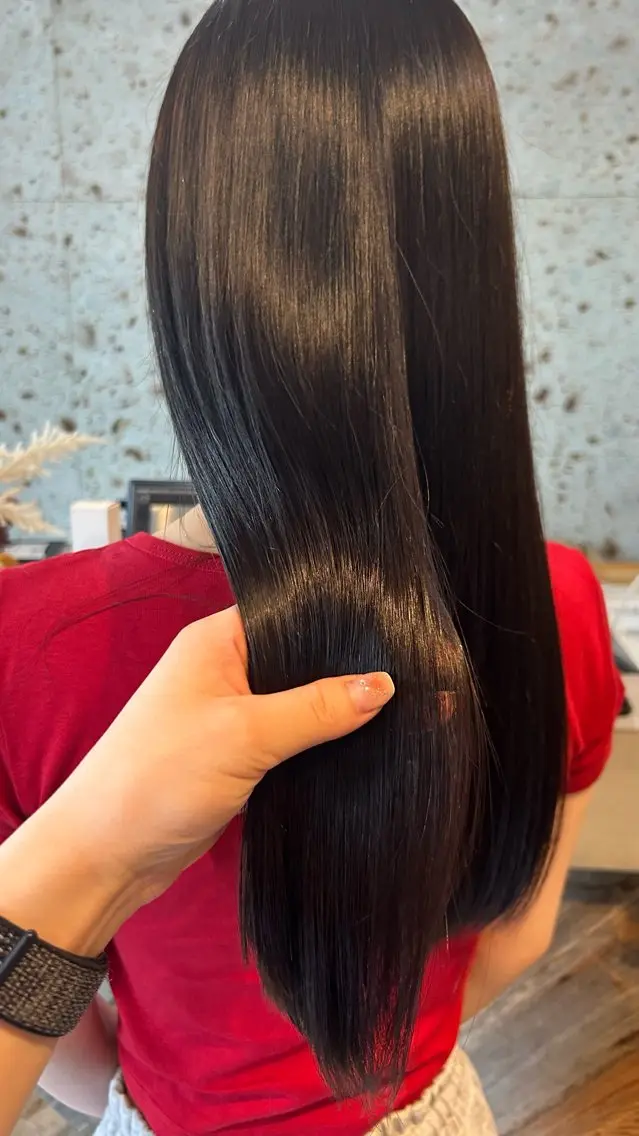 ロング カット 縮毛矯正 トリートメント かじももな|女性限定 パーマモデル募集!のヘアスタイル