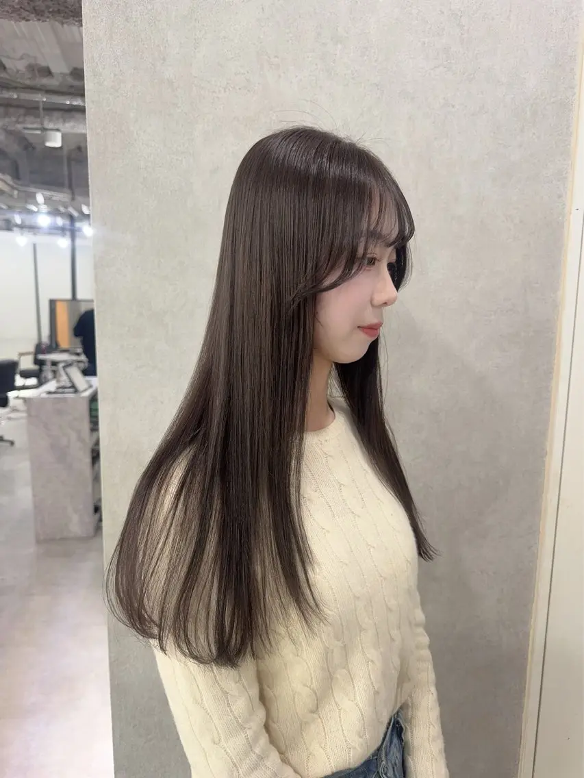 ロング カラー ベージュカラー ブリーチ ブラウンカラー ショコラブラウン ショコラグレージュ カット ヘアカラー トリートメント 赤み無し柔らかカラー 【梅田】madokaのヘアスタイル
