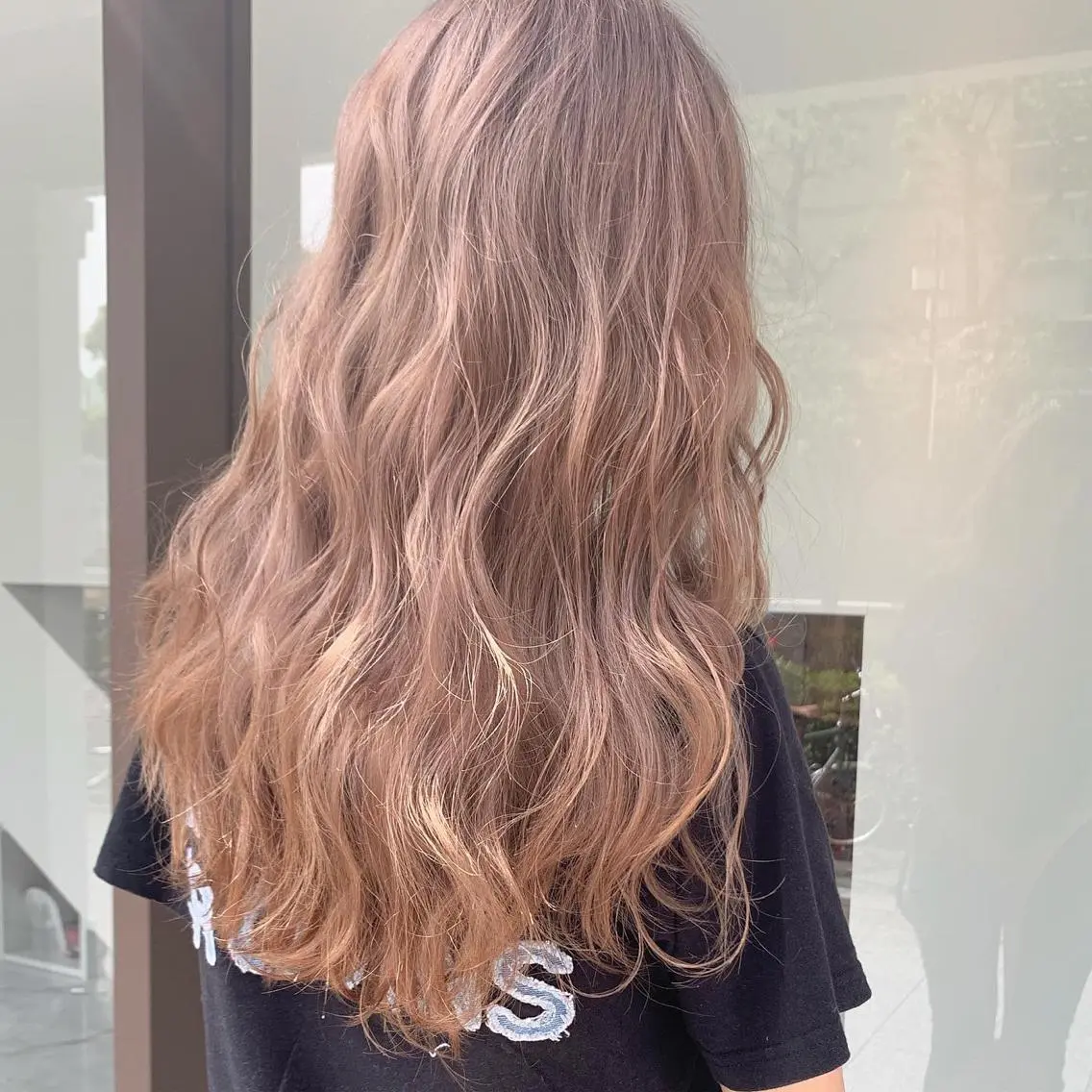 カラー ベージュカラー ブリーチ ✨艶ブリーチカラー ✨四ノ宮裕己のヘアスタイル