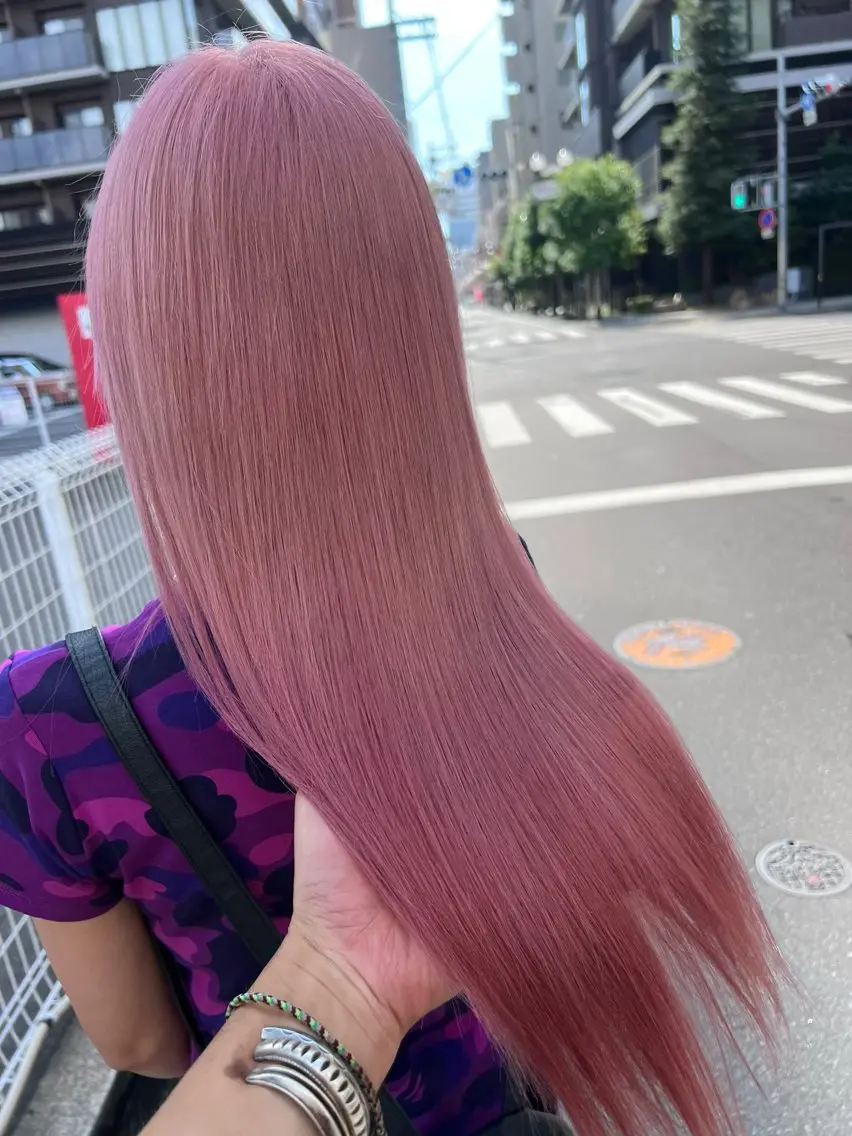 ロング カラー ピンクカラー リアム 【LIam】のヘアスタイル