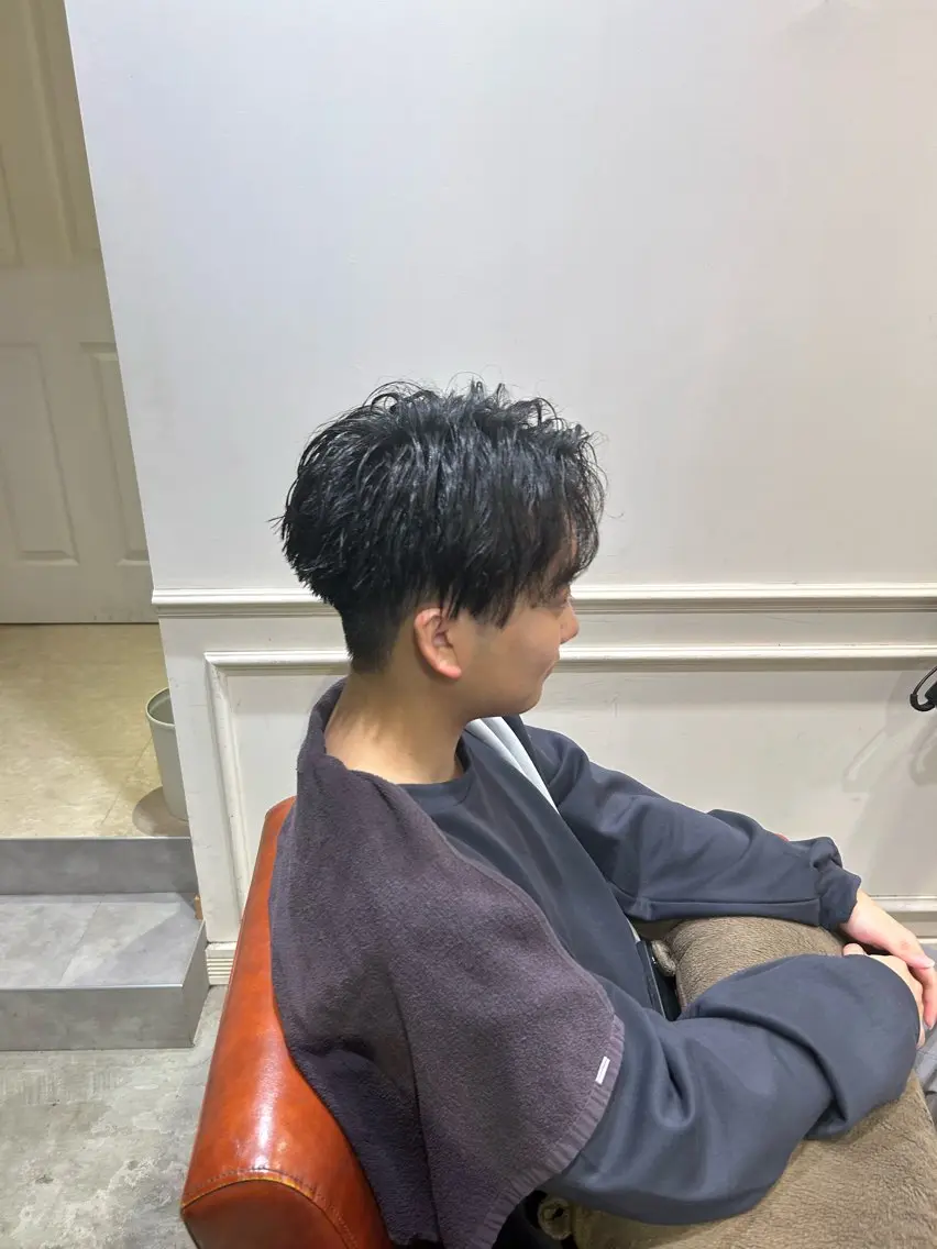 ショート カラー パーマ メンズ カット 新谷 虎太郎のヘアスタイル