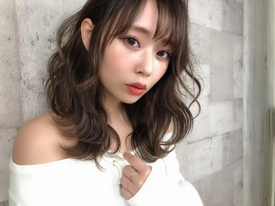 ミディアム 顔周りカット 小顔カット トリートメント 🎊ルービック 京橋店💛のヘアスタイル