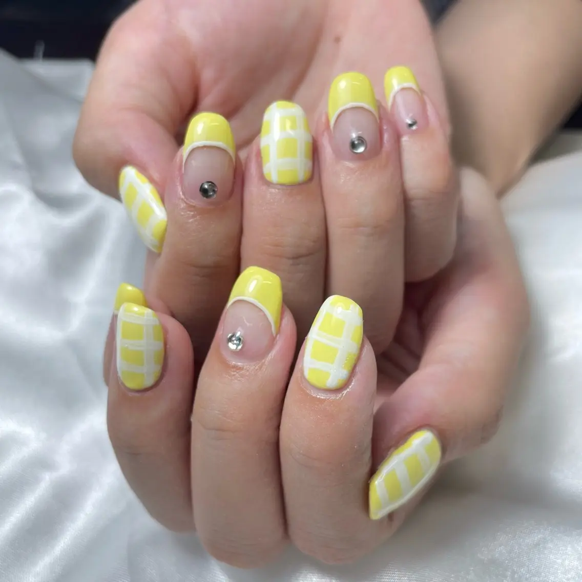 ネイル フレンチネイル 黄色 WATANABE MAYUMIのネイルデザイン