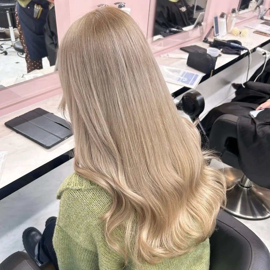 カラー ミルクティー・透明感 🏹REN🏹のヘアスタイル