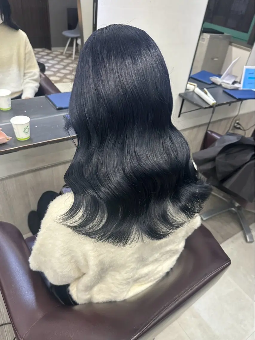 セミロング カラー Maia🦋 博多 透明感カラーのヘアスタイル