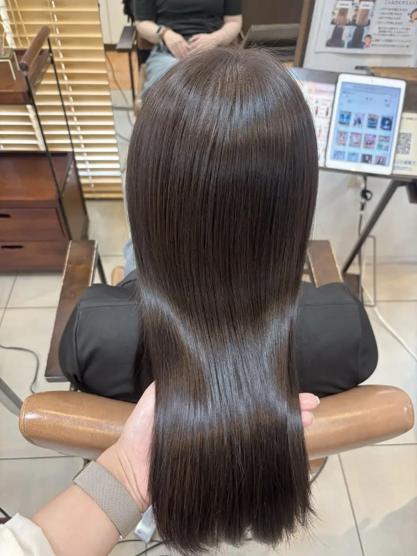 セミロング カラー アッシュ アッシュグレー ヘアカラー トリートメント 頭皮×髪質改善 透明感カラー💎中村のヘアスタイル