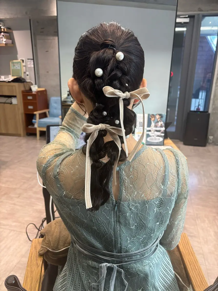 セミロング ヘアアレンジ 結婚式・ブライダル ヘアセット 🎀縮毛矯正.暗髪 .艶髪🩶ちひろのヘアスタイル