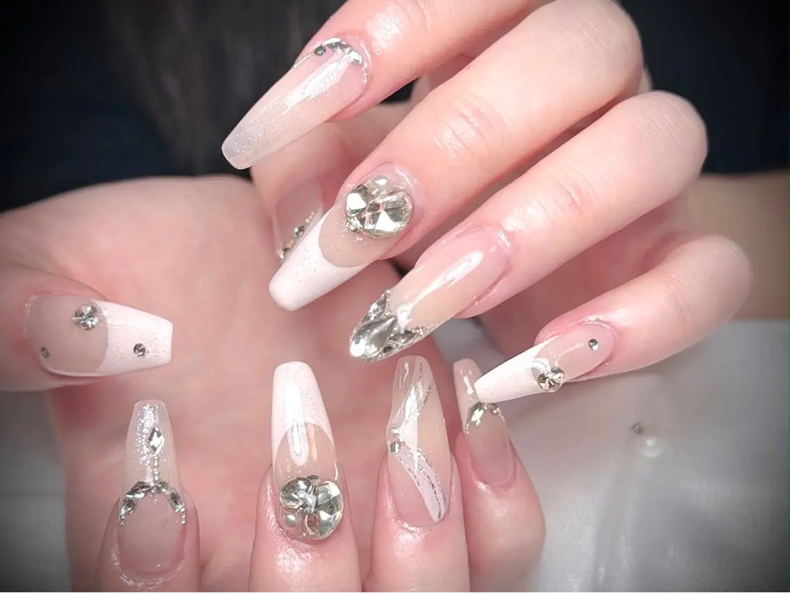 ネイル 長さ出し グラデーション キラキラネイル 韓国ネイル マグネットネイル ハンドネイル Hana Rose Nailのネイルデザイン