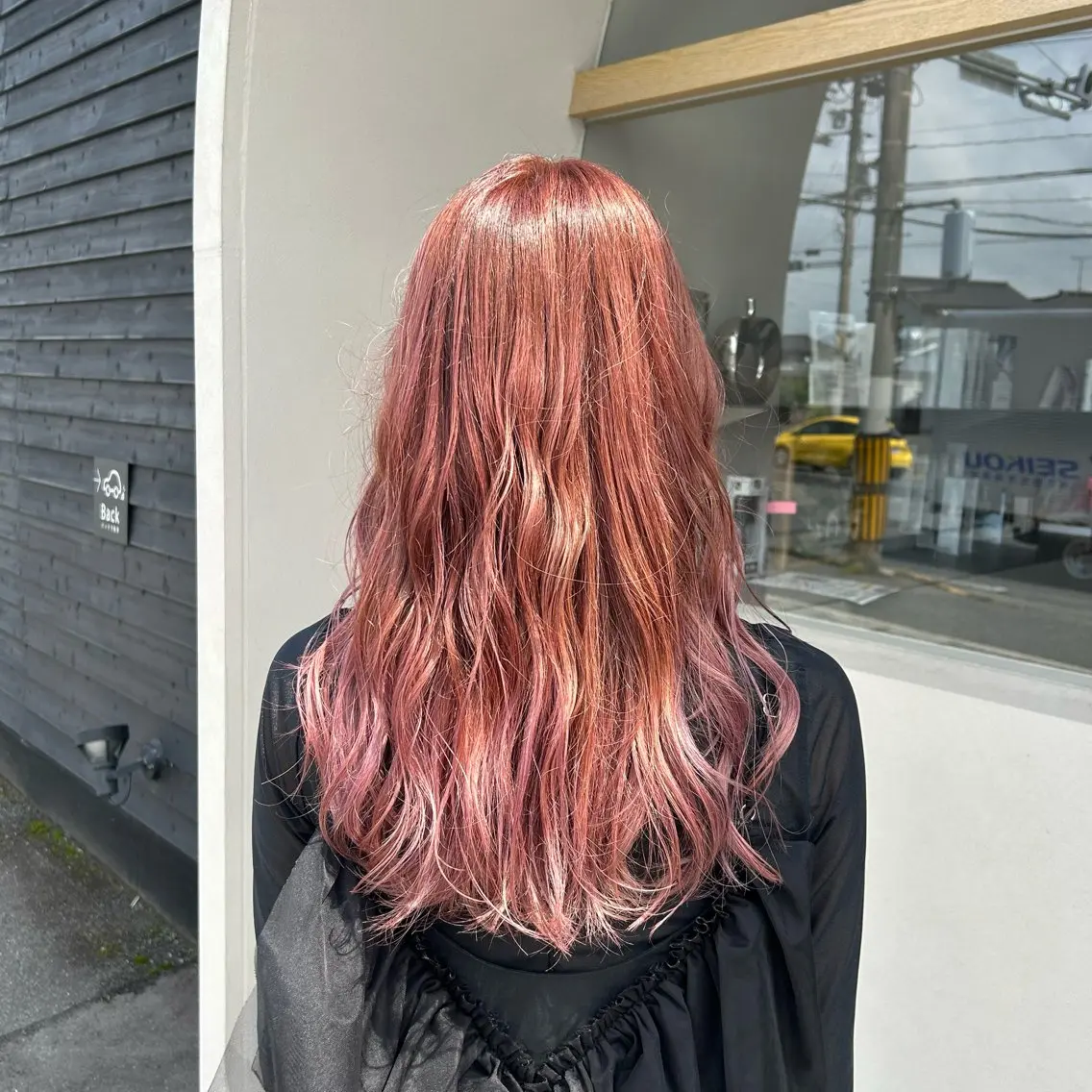カラー 小林 愛弥のヘアスタイル