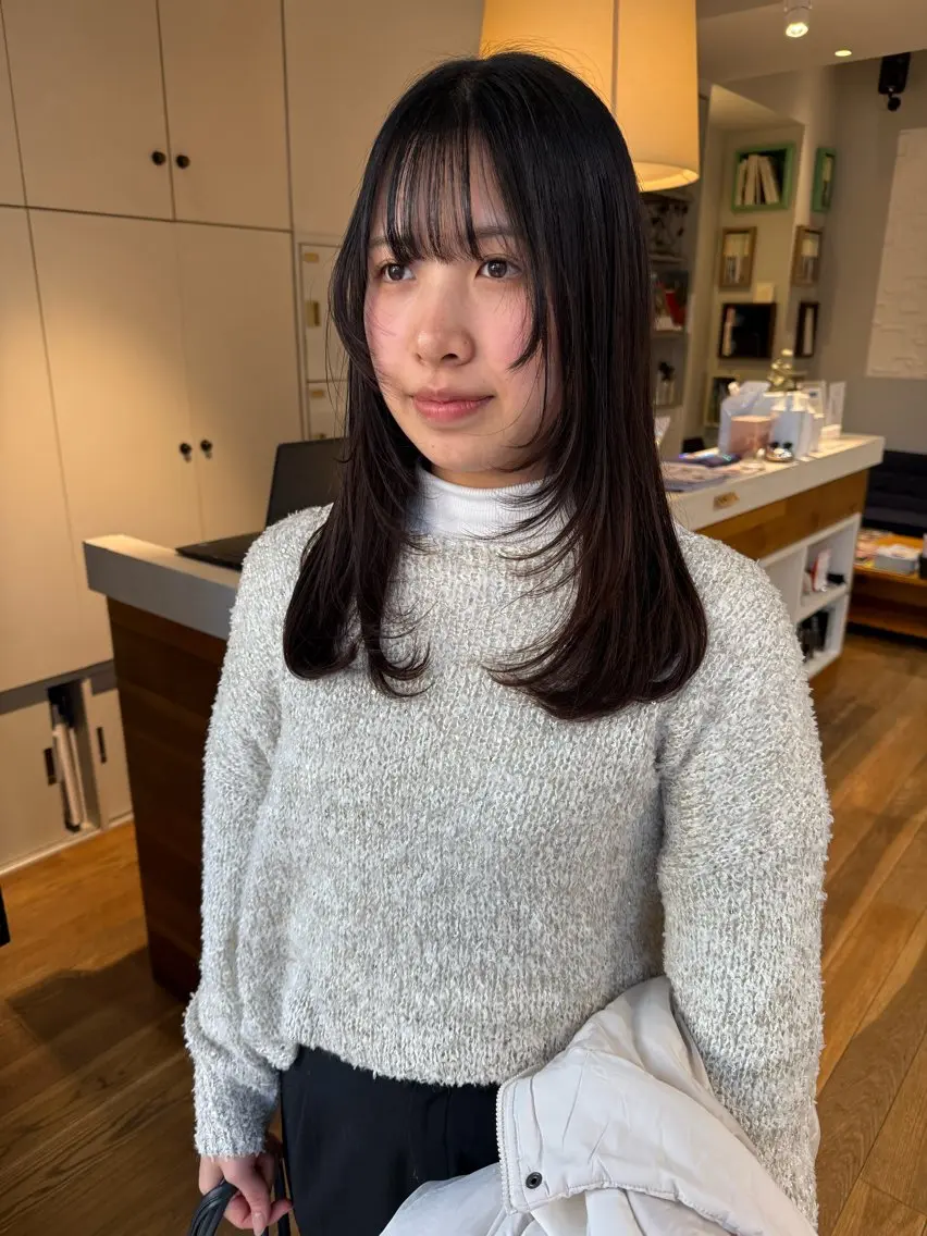ロング ロングレイヤー レイヤーカット ロング カット ヘアカラー トリートメント 松本 夏海のヘアスタイル
