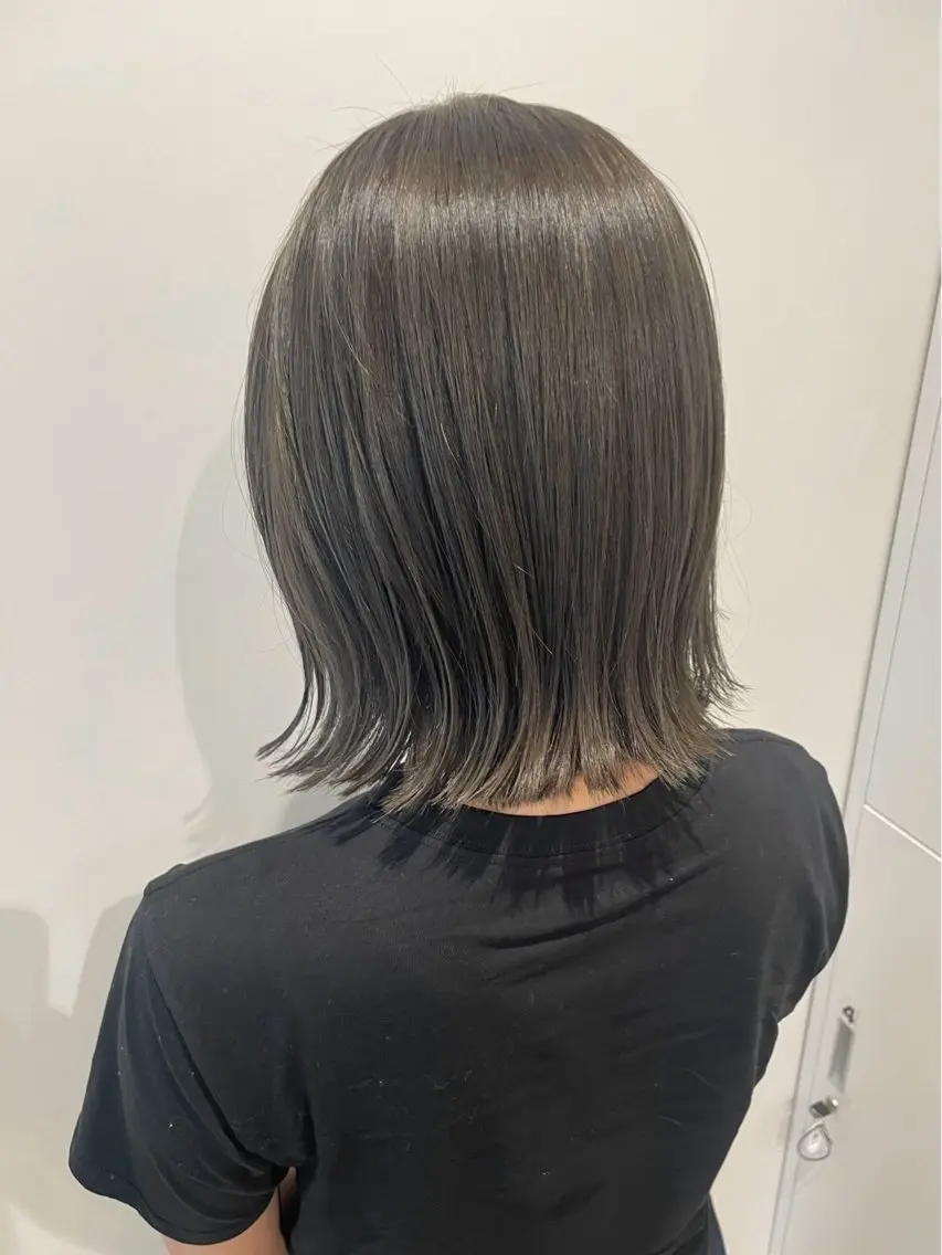 カラー グレージュ 吉田 美咲のヘアスタイル